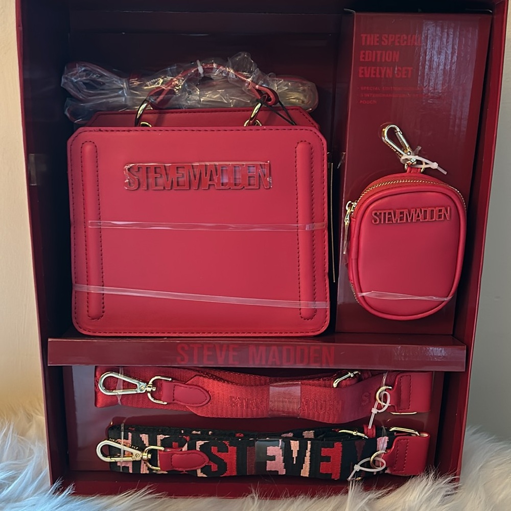 NIB Steve Madden Red (Evelyn) Gift Set - Special Edition - Christmas Gift 🎁